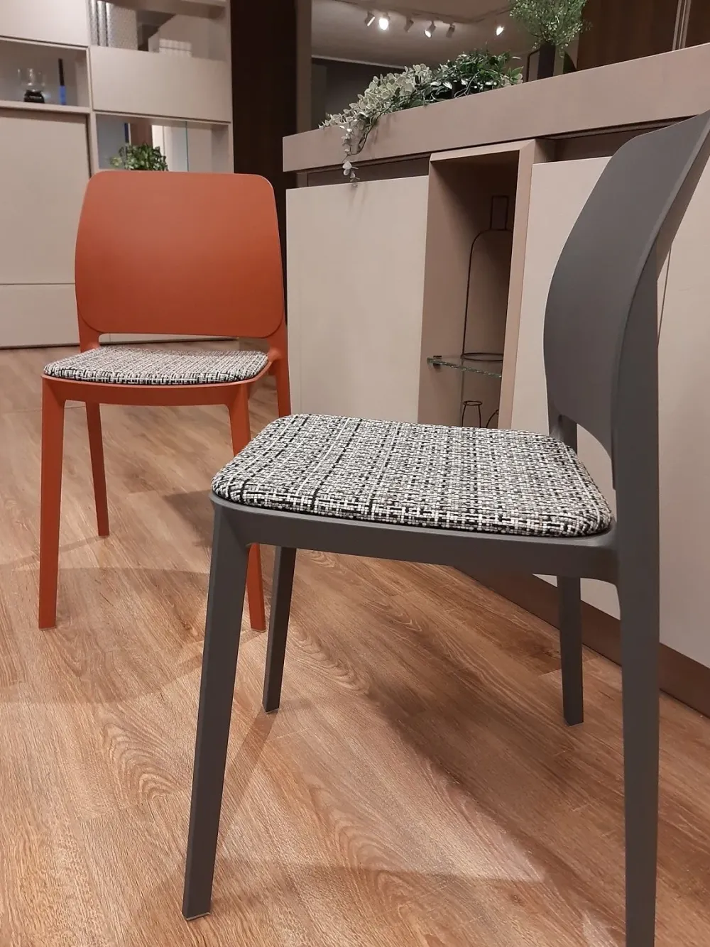 Sedia senza braccioli T!pa imbottita a prezzo ribassato^Point House Hot