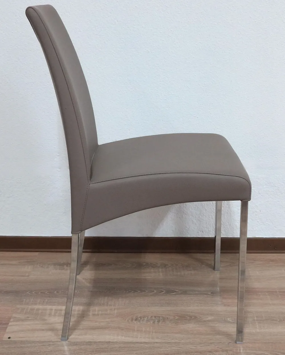 Ingenia Sedia V942 elias con un ribasso vantaggioso- Sedie