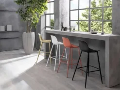 Sale Sgabello 01 : pratico, senza braccioli, di qualità. Sgabelli