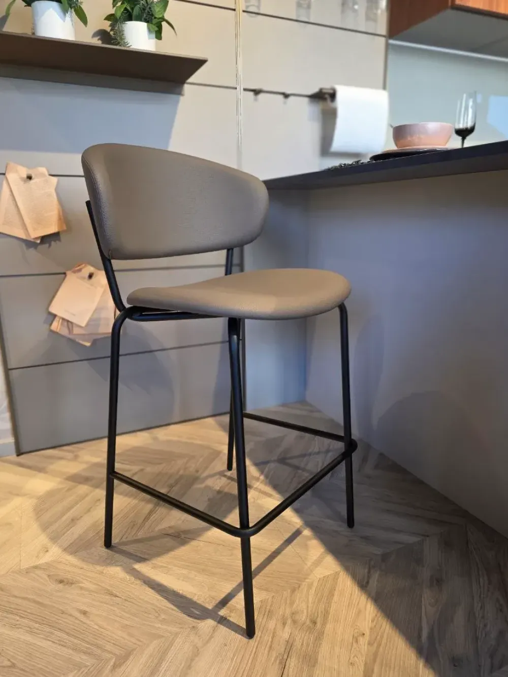 Collezione esclusiva Sgabello 2 sgabelli desy connubia spedibili con 4 gambe a prezzo conveniente- Sgabelli