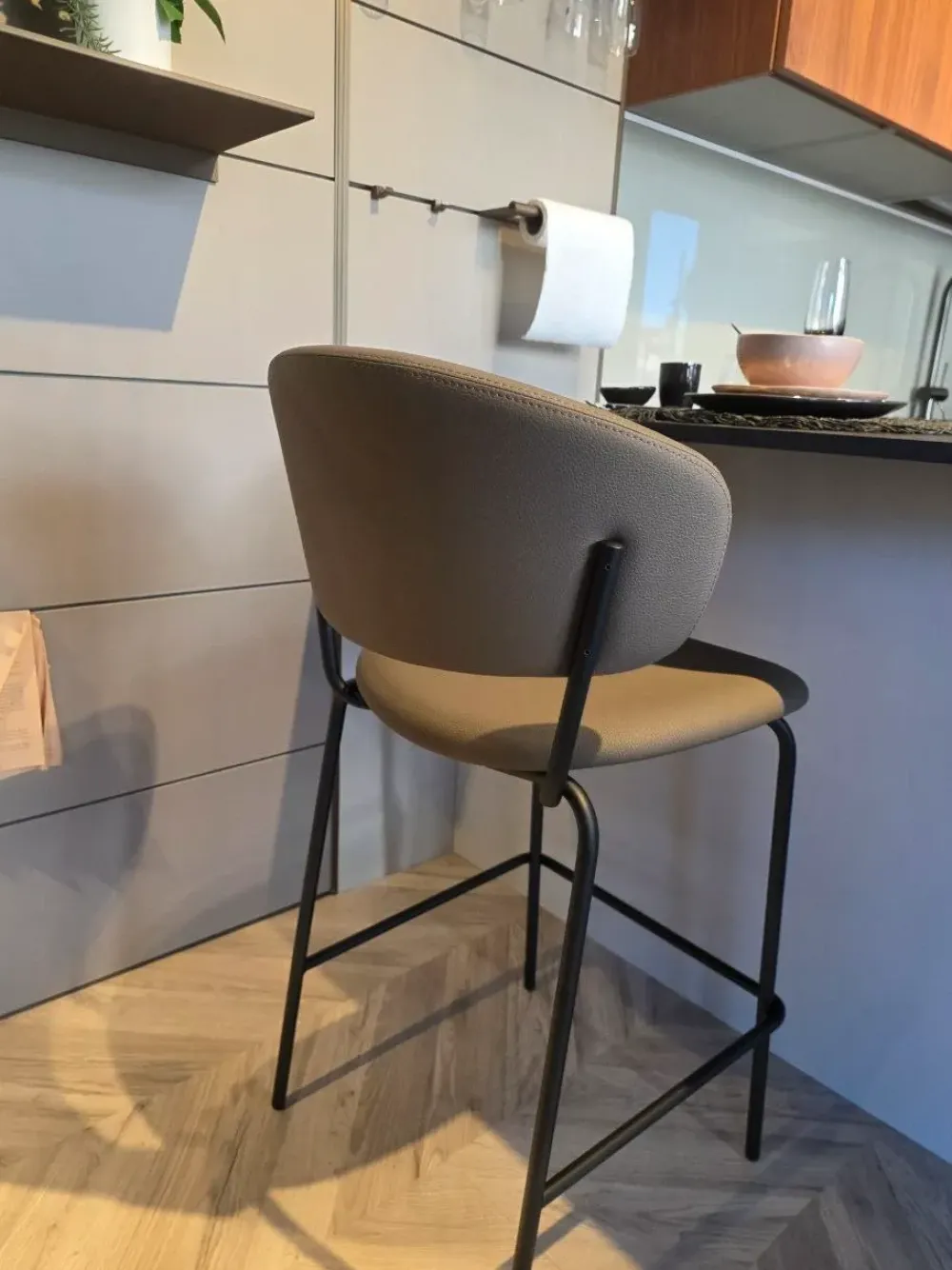 Collezione esclusiva Sgabello 2 sgabelli desy connubia spedibili con 4 gambe a prezzo conveniente- Sgabelli