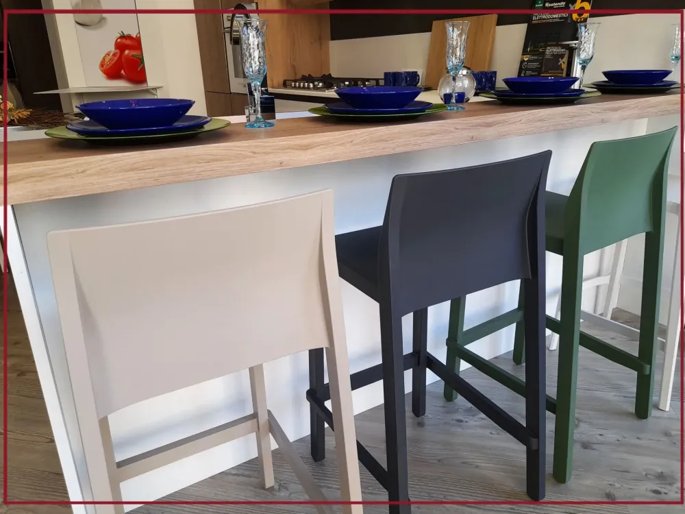 Sgabello con 4 gambe Kate in offerta^Scab Sale