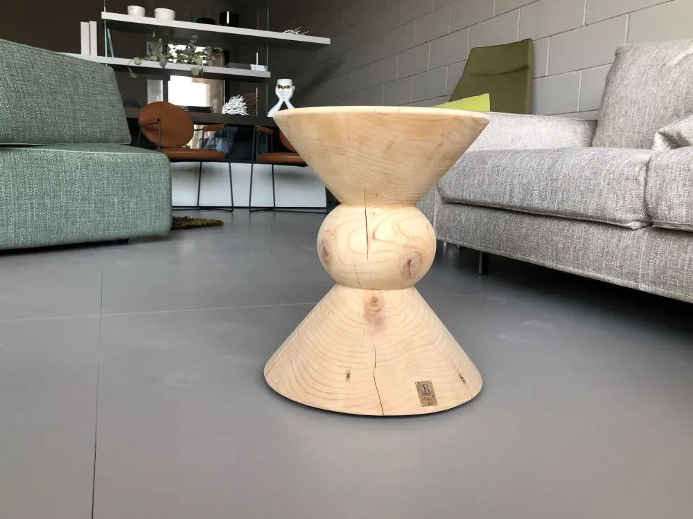 Riva 1920 Sgabello con base centrale Pop con forte sconto- Sgabelli