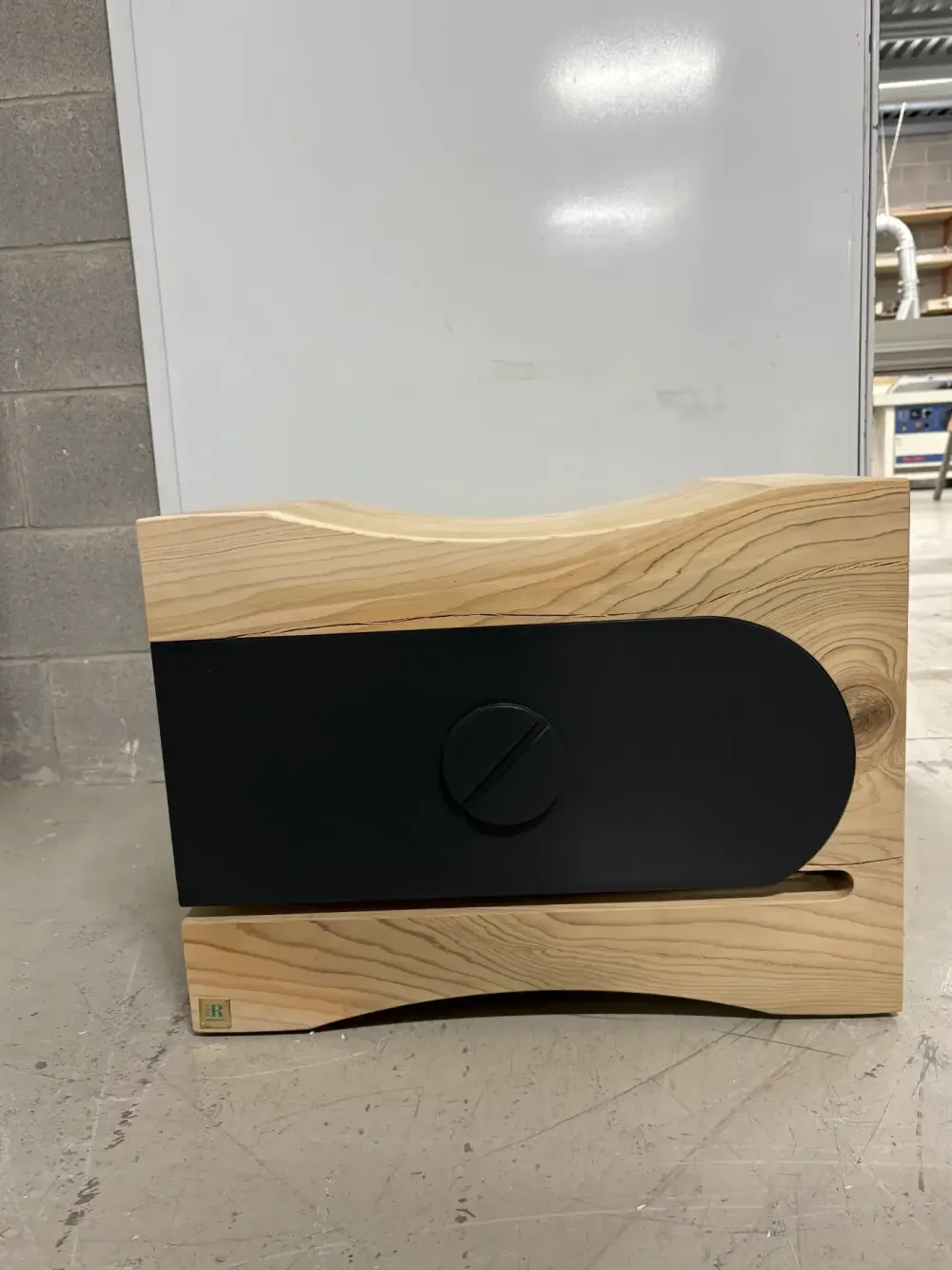 Riva 1920 Sgabello con base centrale Temperino in offerta- Sgabelli