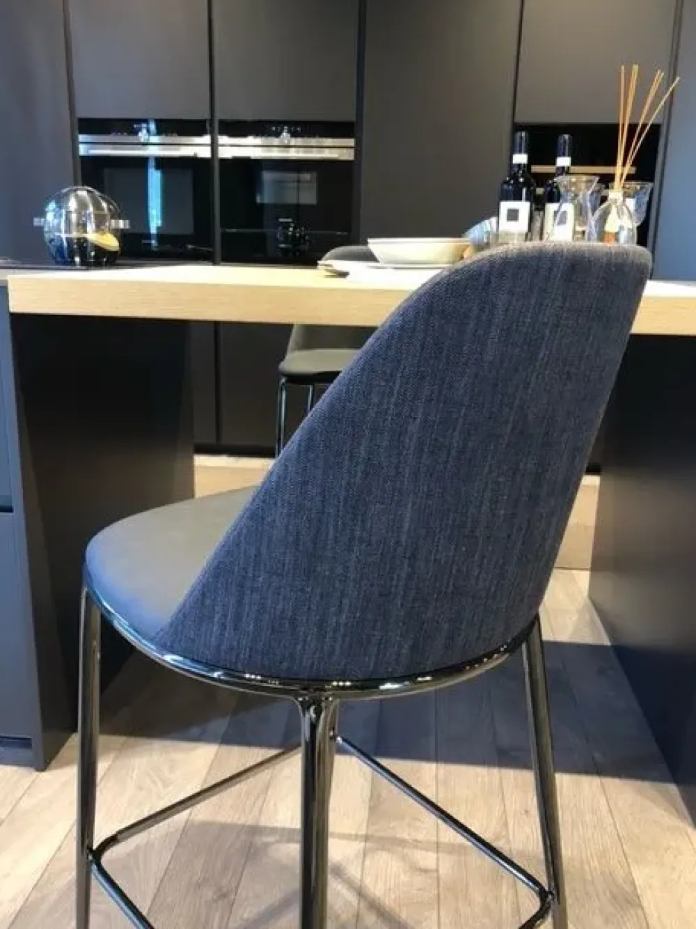 Sgabello da cucina Lea a prezzo scontato^MIDJ Sale