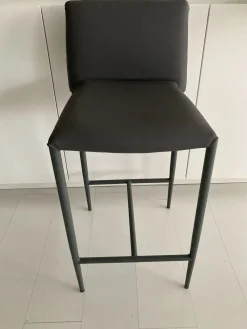 &Tradition Sgabello da soggiorno Menphis a prezzo Outlet- Sgabelli