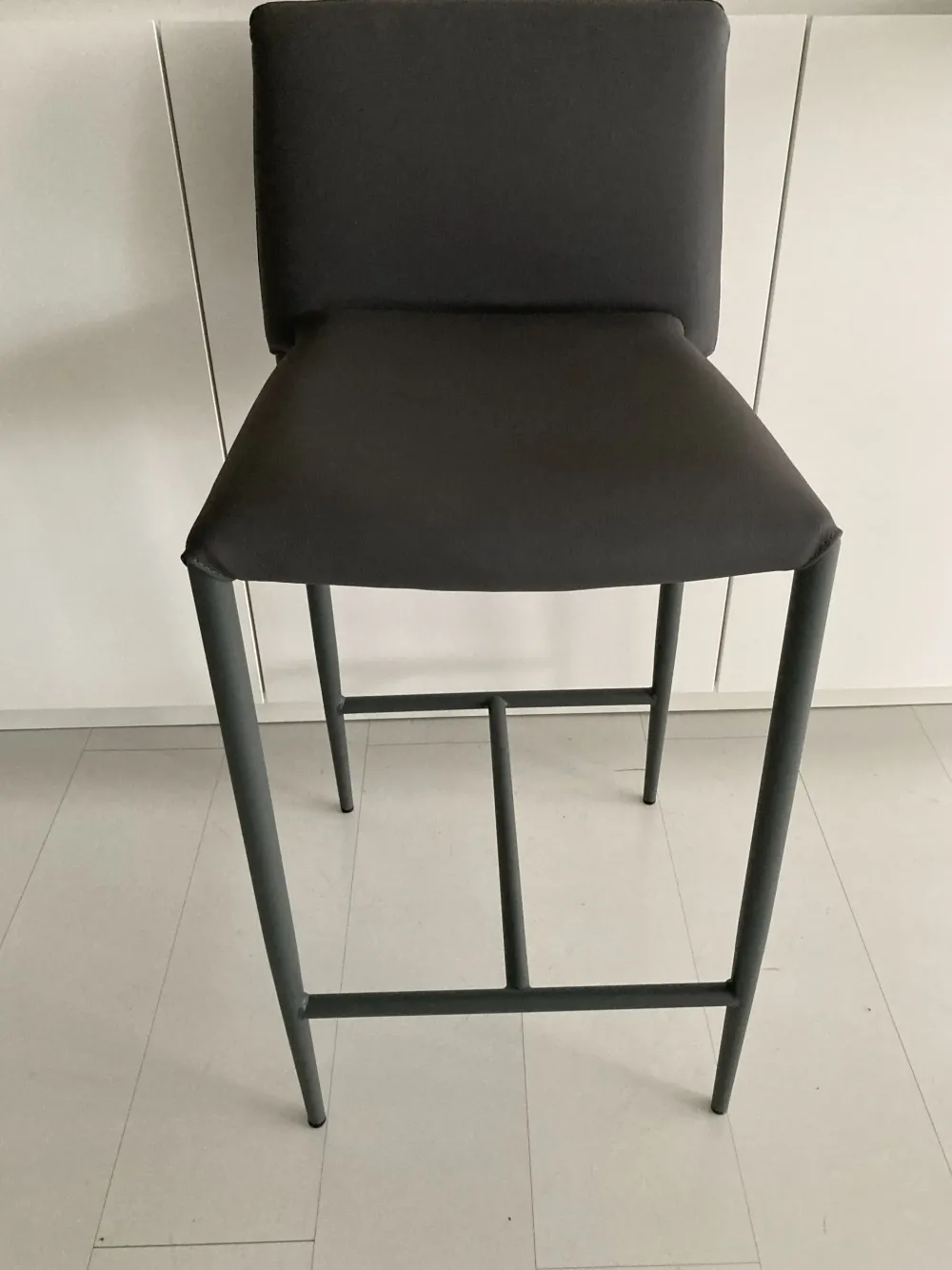 &Tradition Sgabello da soggiorno Menphis a prezzo Outlet- Sgabelli