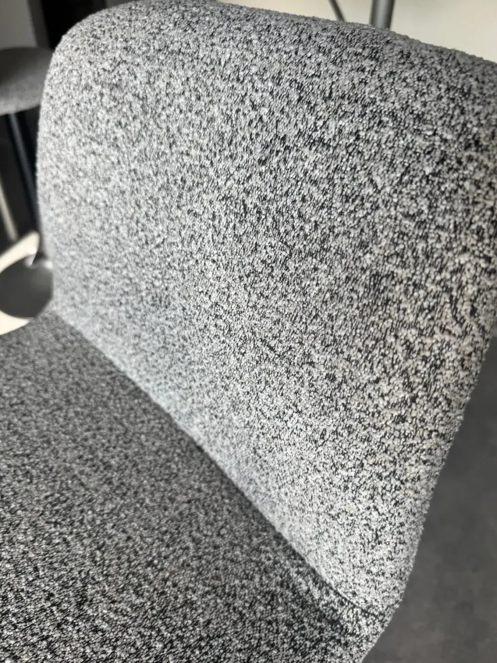 Discount Sgabello Elen con base centrale a prezzo conveniente Sgabelli