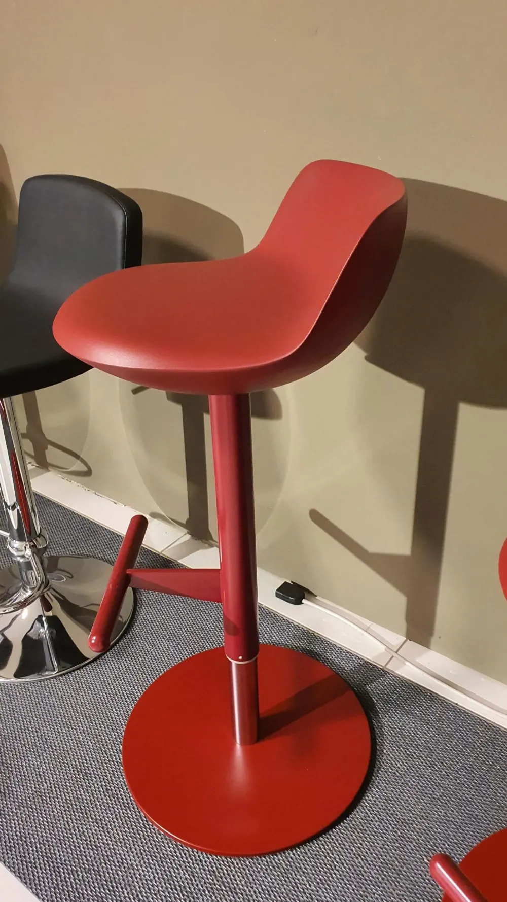 Sgabello senza braccioli Tulij a prezzo scontato Sgabelli