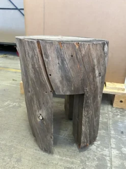 Hot Sgabello Woody con base centrale a prezzo conveniente Sgabelli