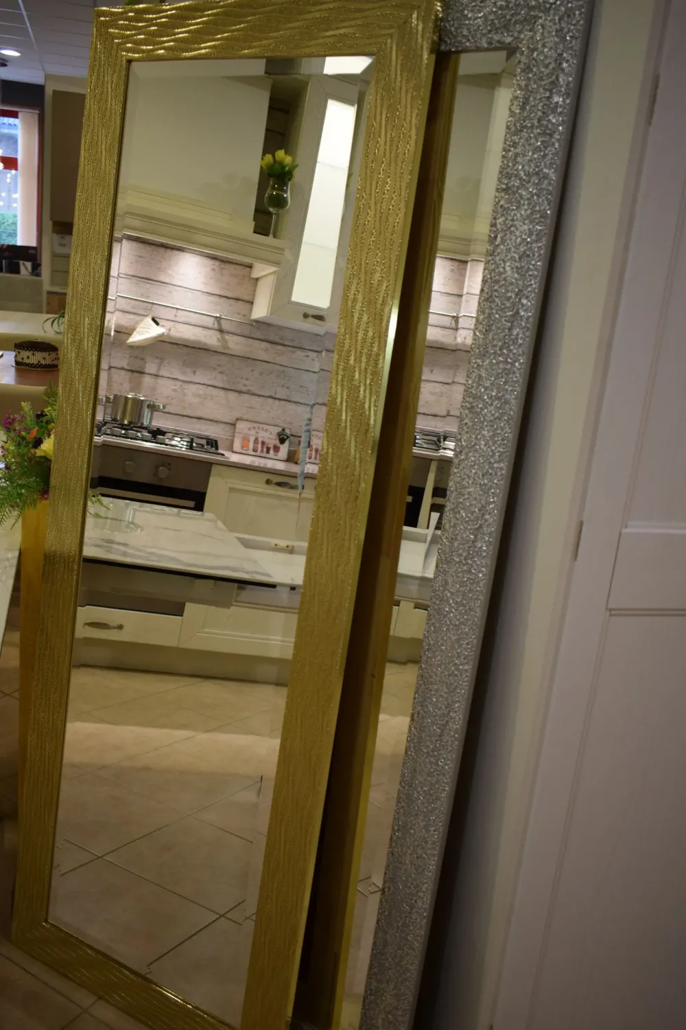 Collezione esclusiva Specchiera in stile moderno Specchiera mottes mobili OFFERTA OUTLET- Specchiere