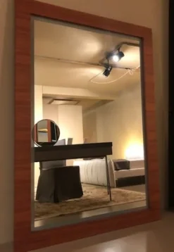 Sale Specchiera Tokyo in legno a prezzo Outlet Specchiere