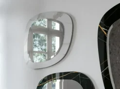 Specchio modello Miami vice di a prezzi outlet^Ozzio Hot