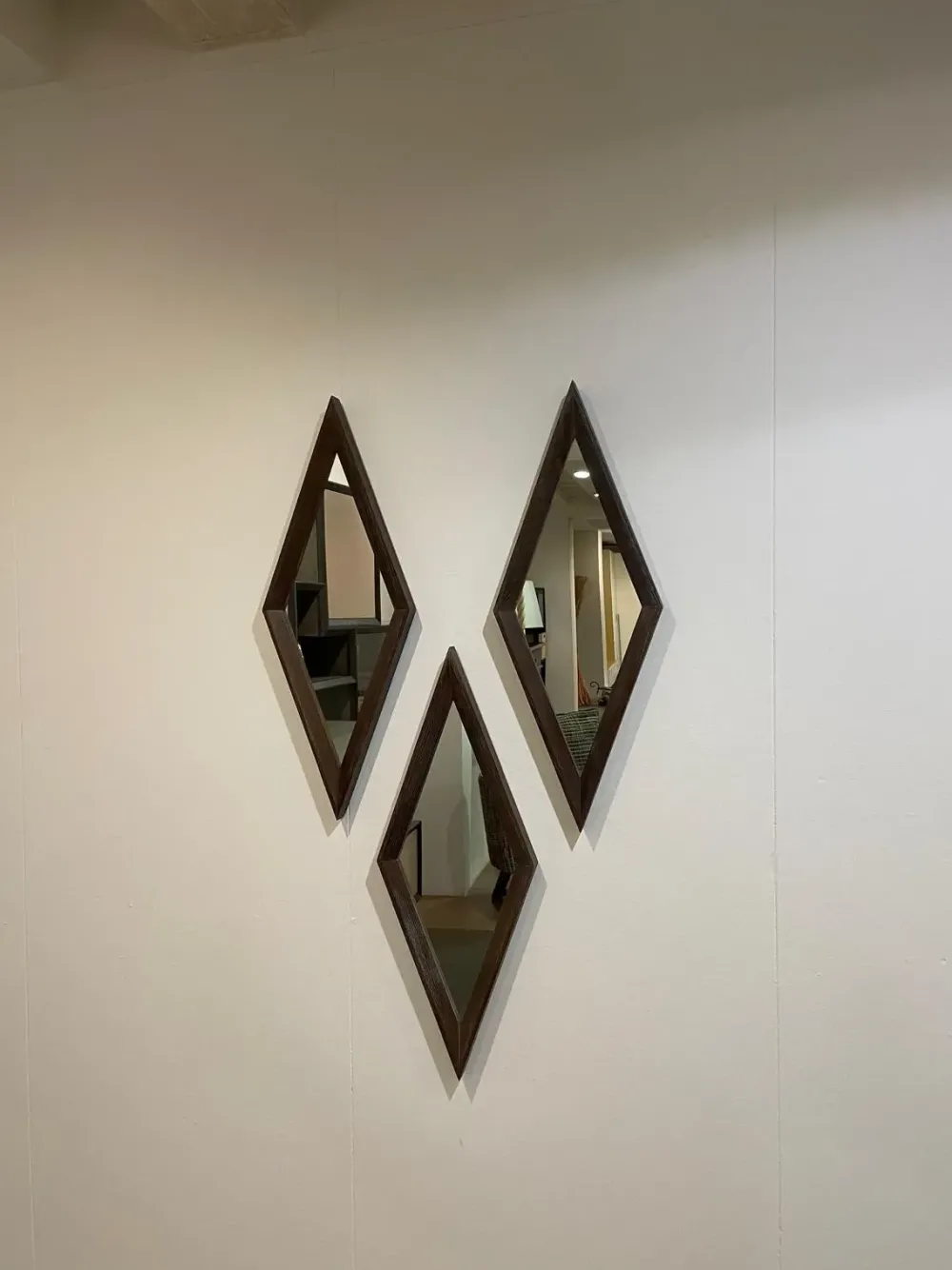 Artigianale Specchio moderna Composizione specchi rombo di in Offerta Outlet- Specchiere