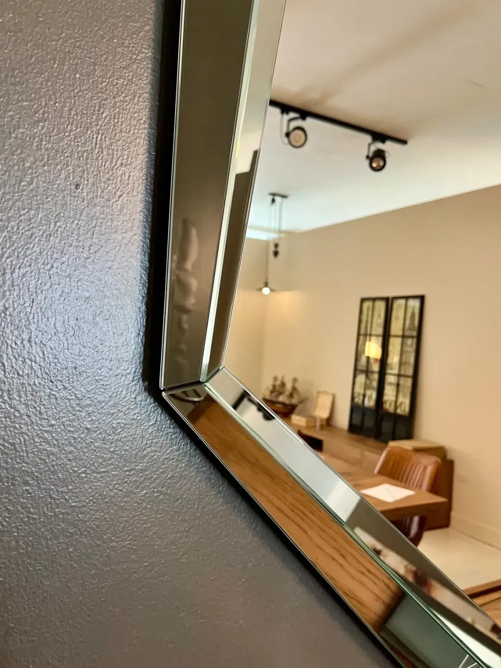 Specchio moderna Emerald di a prezzo scontato^Cattelan Italia Online