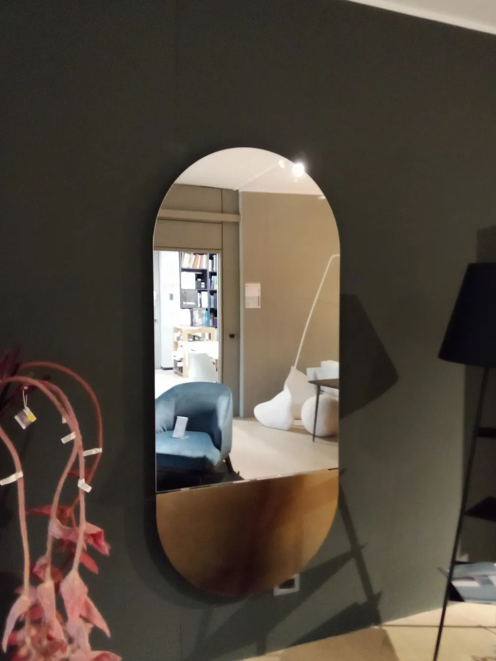 Online Specchio moderno Brame ovale di a prezzo Outlet Specchiere