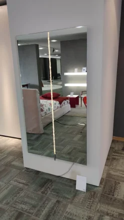 Artigianale Specchio moderno Figaro in OFFERTA OUTLET! Un tocco di modernità per la tua casa.- Specchiere