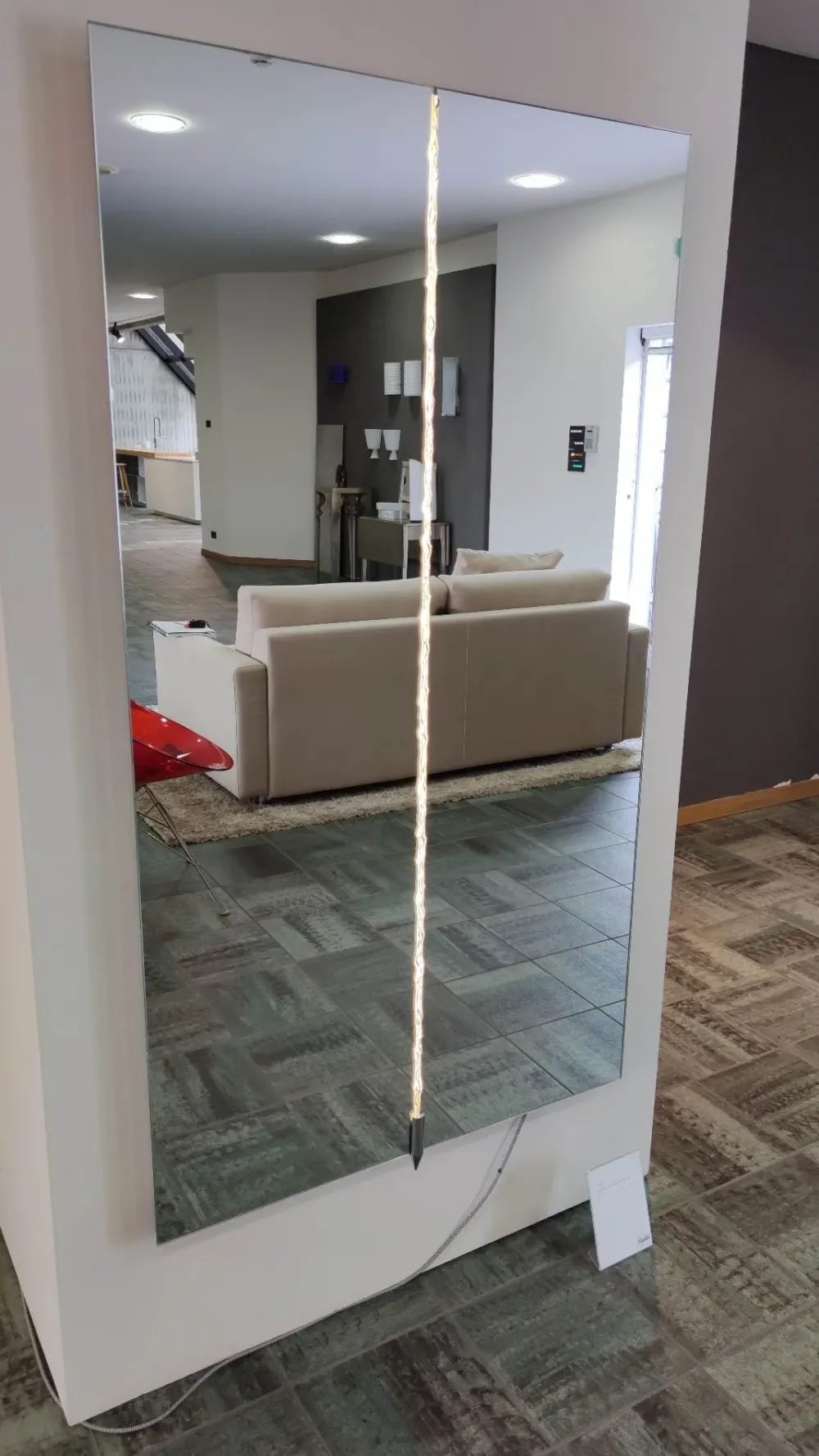 Artigianale Specchio moderno Figaro in OFFERTA OUTLET! Un tocco di modernità per la tua casa.- Specchiere