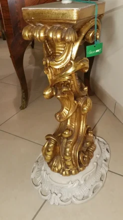 Best Tavolino classico Legno scolpito a mano di a prezzo ribassato Tavolini