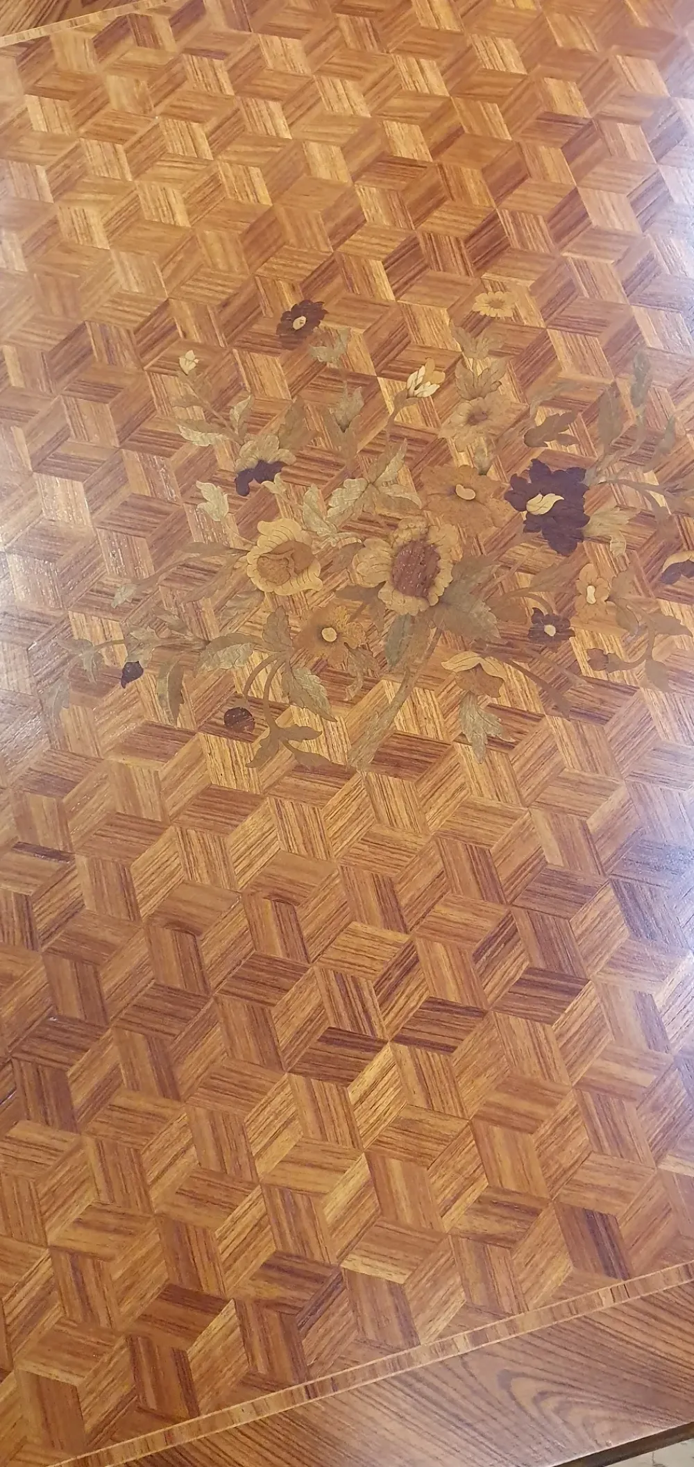 Best Tavolino classico Quadrato con intarsio diamante di a prezzo scontato Tavolini