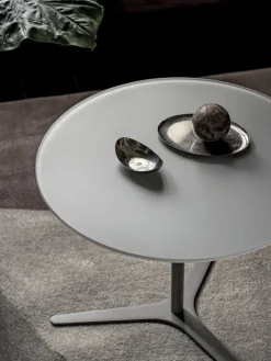 New Tavolino design Elica basso di a prezzo scontato Tavolini