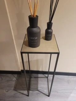 New Tavolino design Narciso di a prezzo ribassato Tavolini