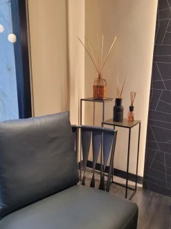 New Tavolino design Narciso di a prezzo ribassato Tavolini