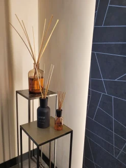 New Tavolino design Narciso di a prezzo ribassato Tavolini