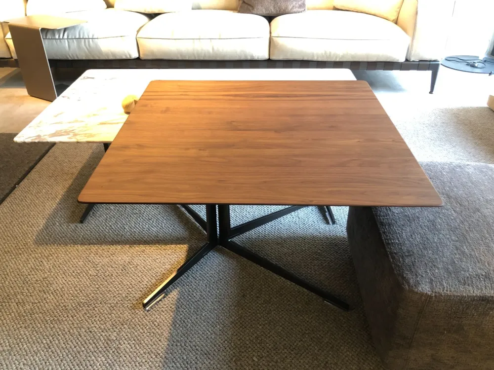 Outlet Tavolino Fly della firma con forte sconto Tavolini