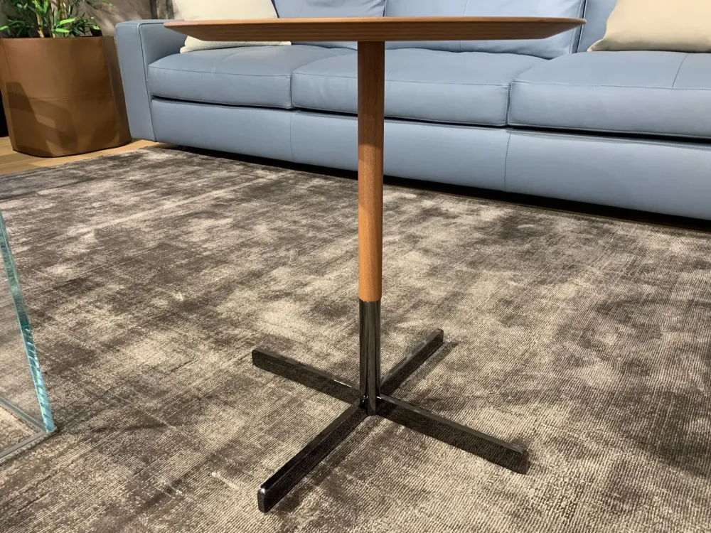 Tavolino in stile moderno modello Bob di con sconti imperdibili^Poltrona Frau Discount