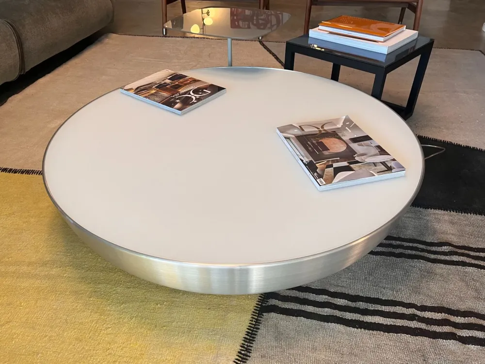 Tavolino modello Big planet light di a prezzo scontato^Bonaldo Hot