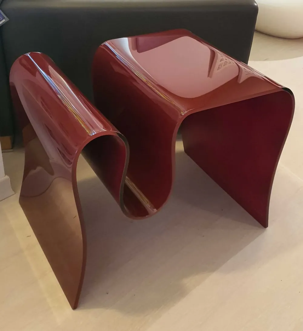 Tavolino modello Cristallo curvo di a prezzo scontato^Primula Online