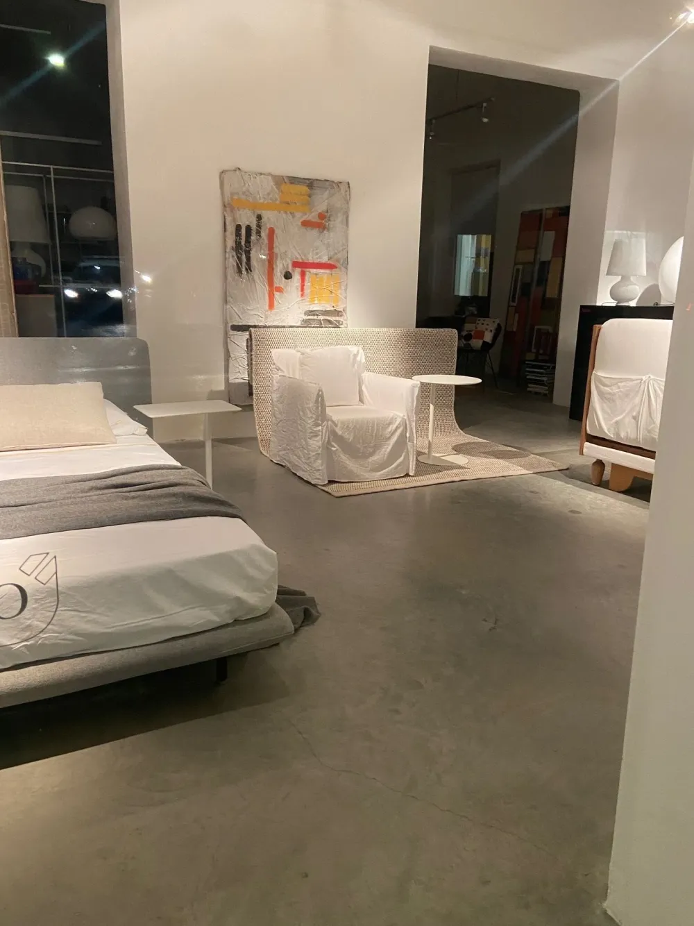 Tavolino modello Librio tavolini asimmetrici di a prezzo ribassato^MD House Sale