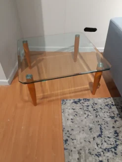 Tavolino Tavolino cristallo noce quadrato della firma con forte sconto - 43%^La Vetreria Online