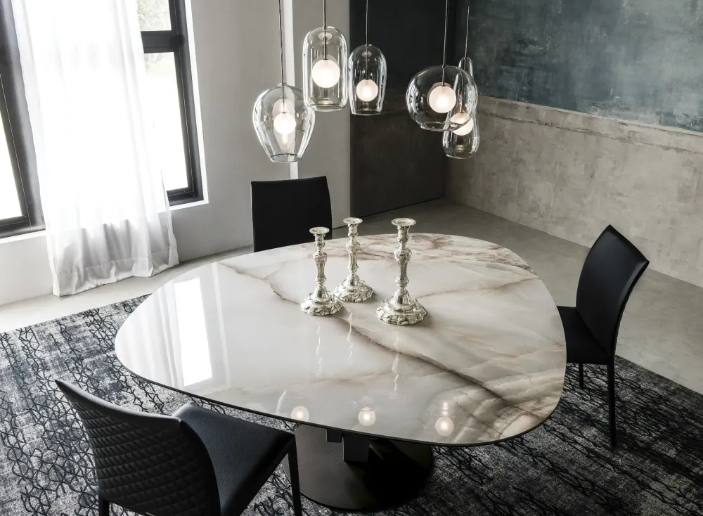 Tavolo in ceramica sagomata. Prezzo Outlet!^Cattelan Italia