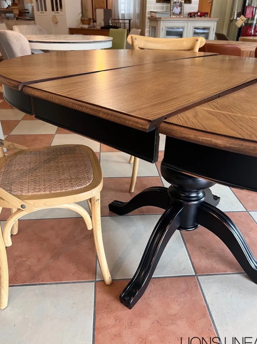 Artigiani Veneti Tavolo Coloniale inglese in OFFERTA OUTLET -59%- Tavoli