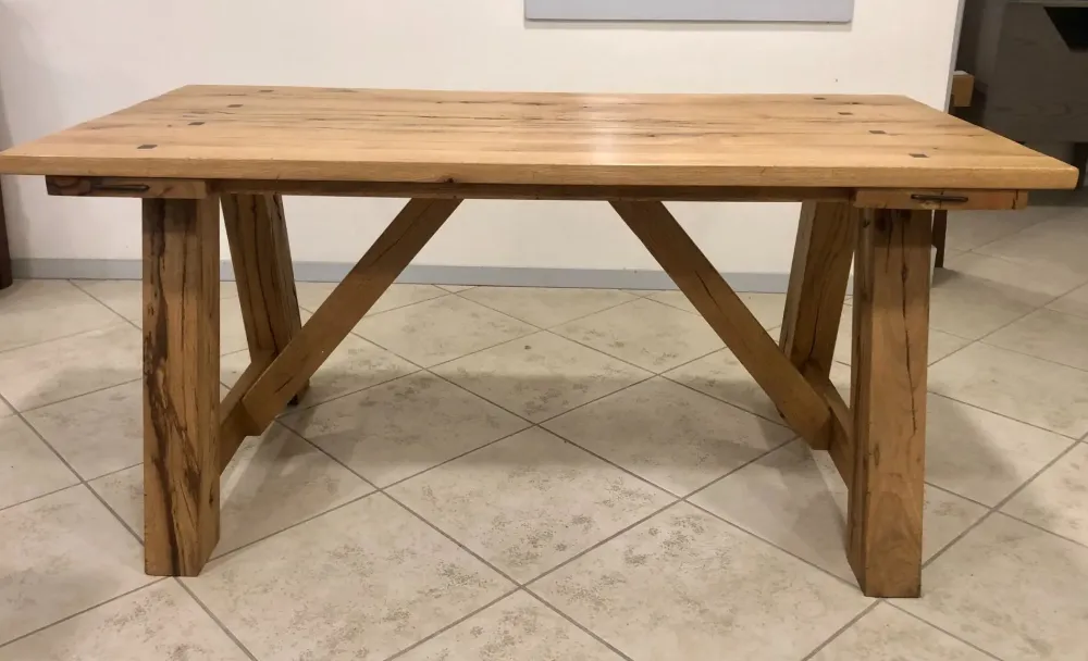 Tavolo con piano in legno rettangolare di a PREZZO OUTLET^Devina Nais Sale