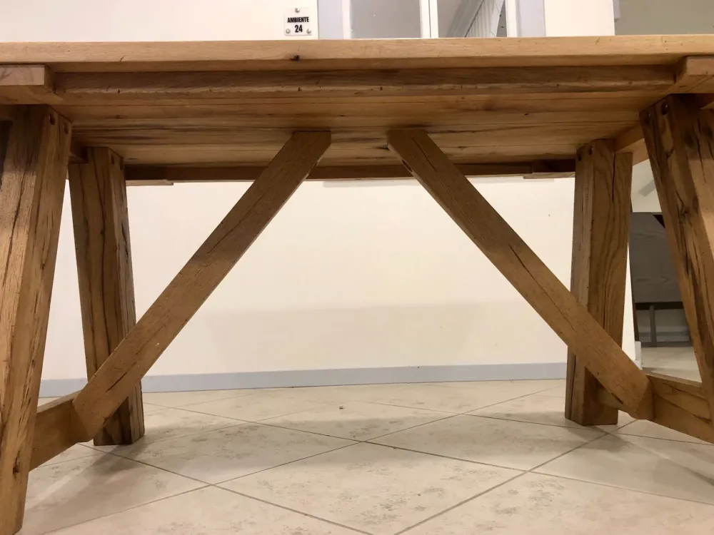 Tavolo con piano in legno rettangolare di a PREZZO OUTLET^Devina Nais Sale