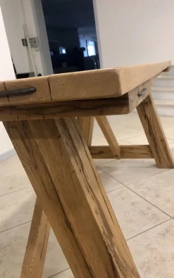 Tavolo con piano in legno rettangolare di a PREZZO OUTLET^Devina Nais Sale