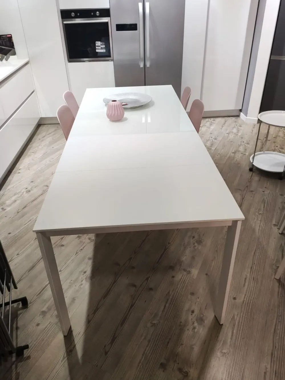 New Tavolo con piano in vetro rettangolare di a PREZZO OUTLET Tavoli