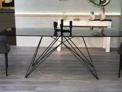 Clearance Tavolo con piano in vetro rettangolare di a PREZZO OUTLET Tavoli