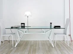 Zanotta Tavolo con piano in vetro rettangolare di a PREZZO OUTLET- Tavoli