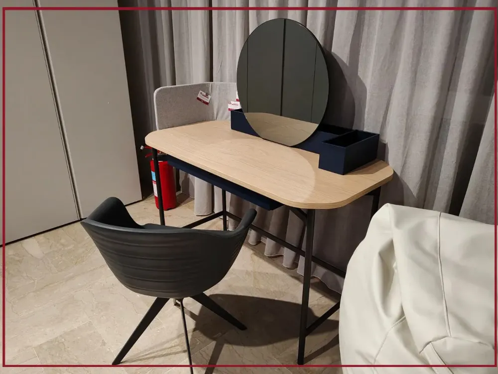 Discount Tavolo consolle modello Ninfea con specchio a prezzo scontato Consolle