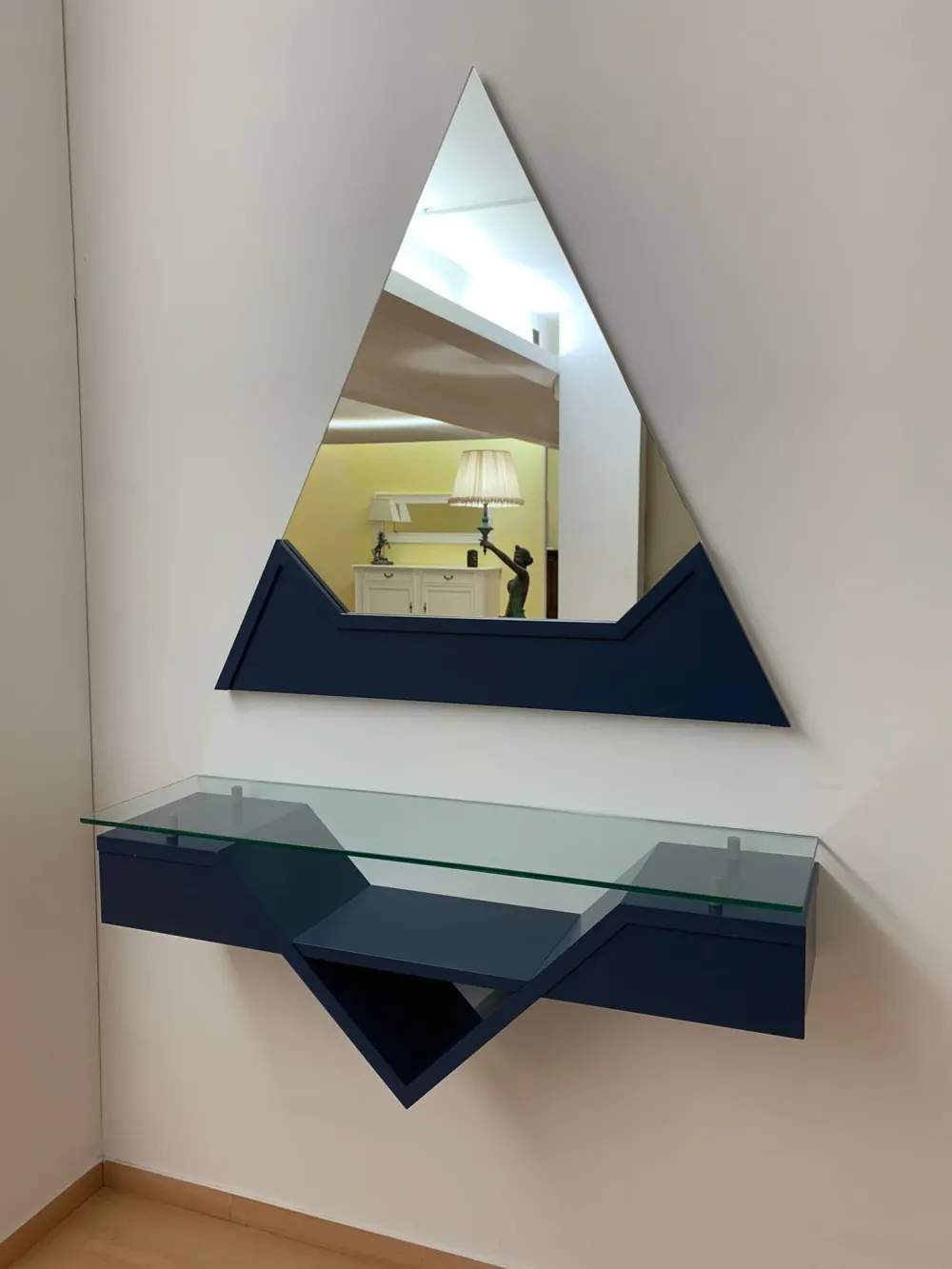 Outlet Tavolo consolle modello Triangolo a prezzo scontato Consolle