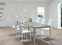 Clearance Tavolo Dom a prezzo ribassato Tavoli