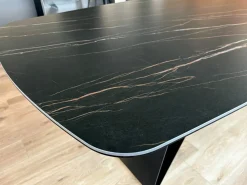 Stones Tavolo ellittico Thanos scontato del 47%- Tavoli