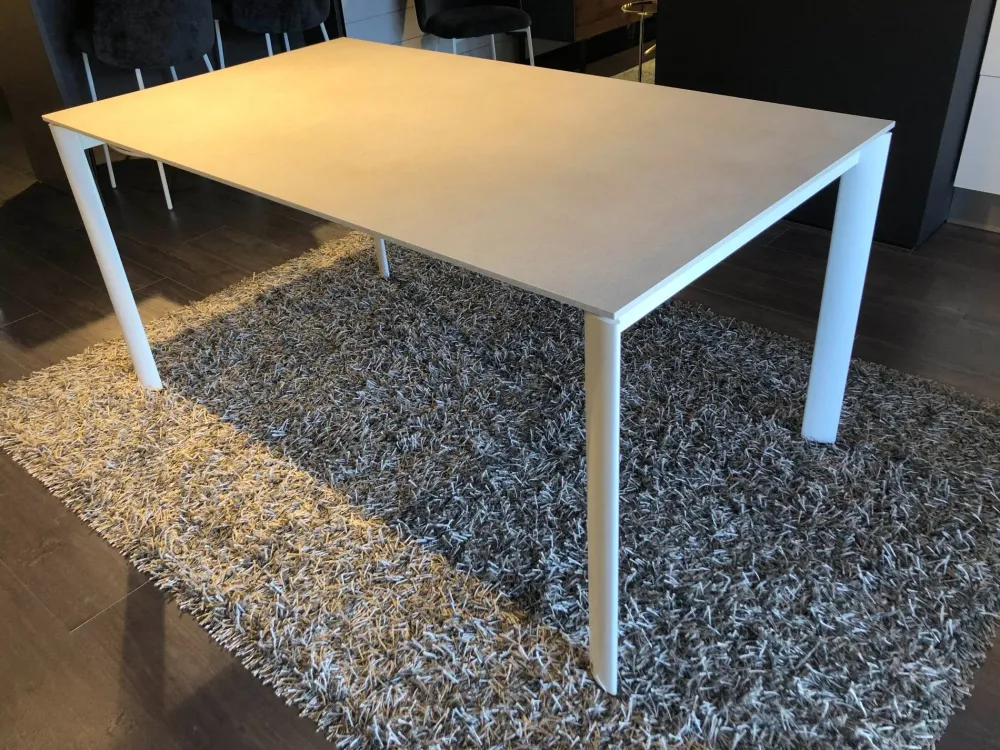 Tavolo Eminence evo di : richiedi ora il prezzo Tavoli