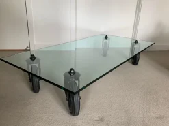 Fontana Arte Tavolo con ruote, stile design, prezzi imbattibili.- Tavolini