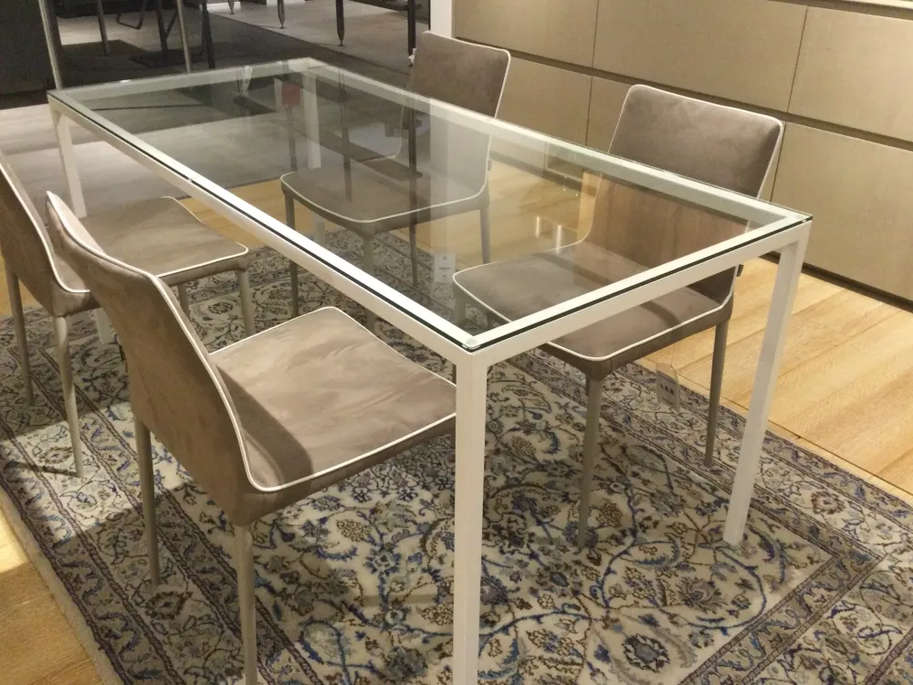 Desalto Tavolo Helsinki 30 in OFFERTA OUTLET -38%- Tavoli