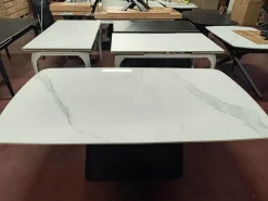 Tavolo in ceramica ellittico Tavolo in ceramica statuario   a prezzo ribassato Tavoli